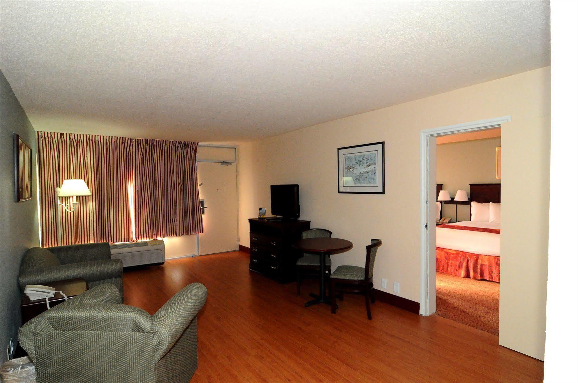 Magnuson Hotel & Marina New Port Richey Room photo