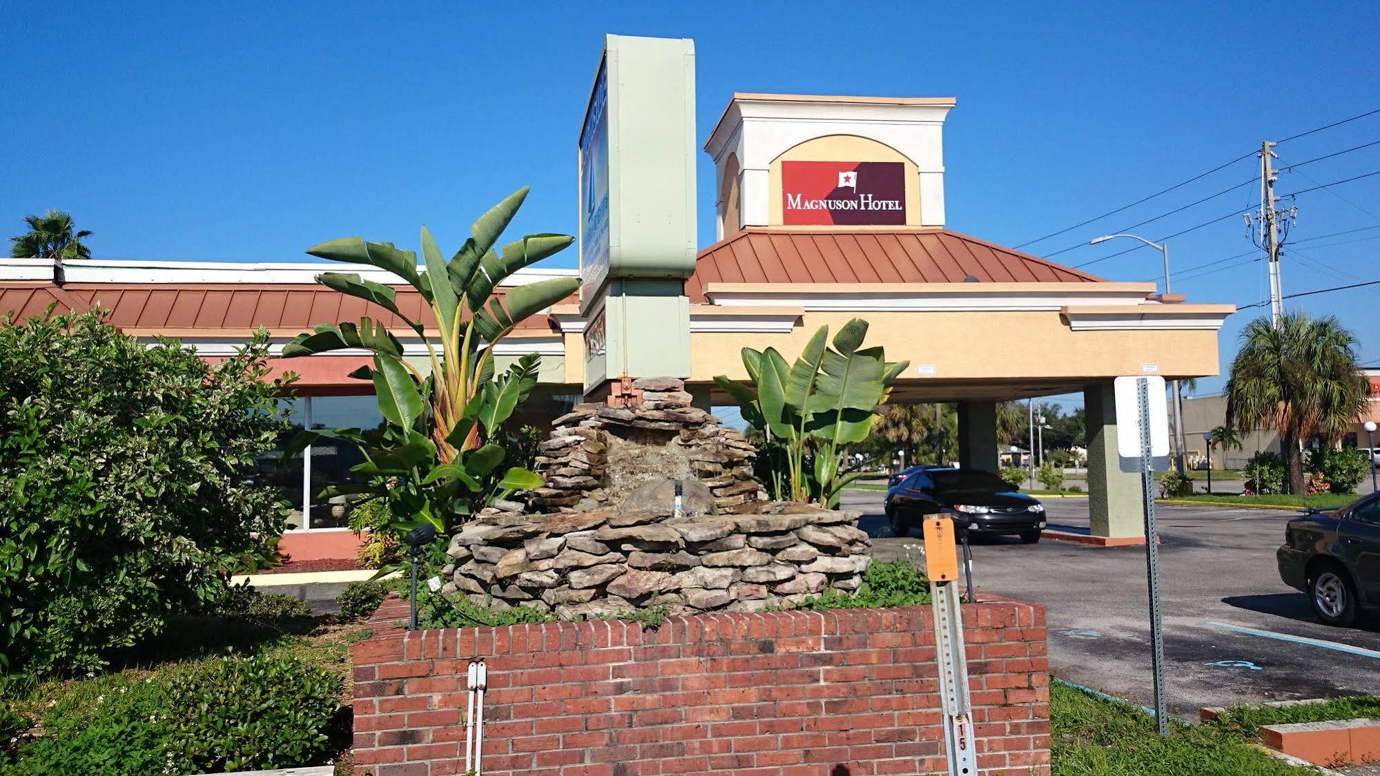 Magnuson Hotel & Marina New Port Richey Exterior photo